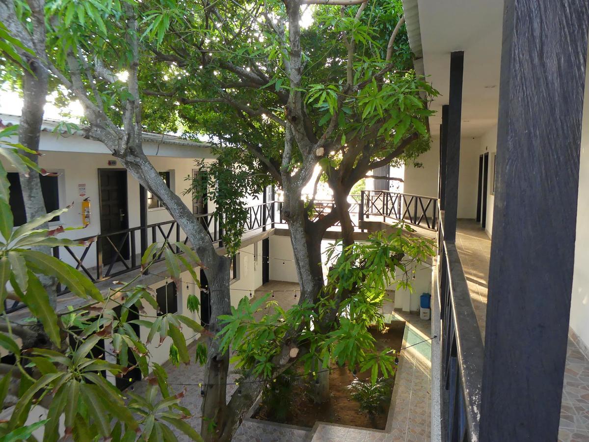 Hotel El Emigrante ปูแอร์โตโคลอมเบีย ภายนอก รูปภาพ
