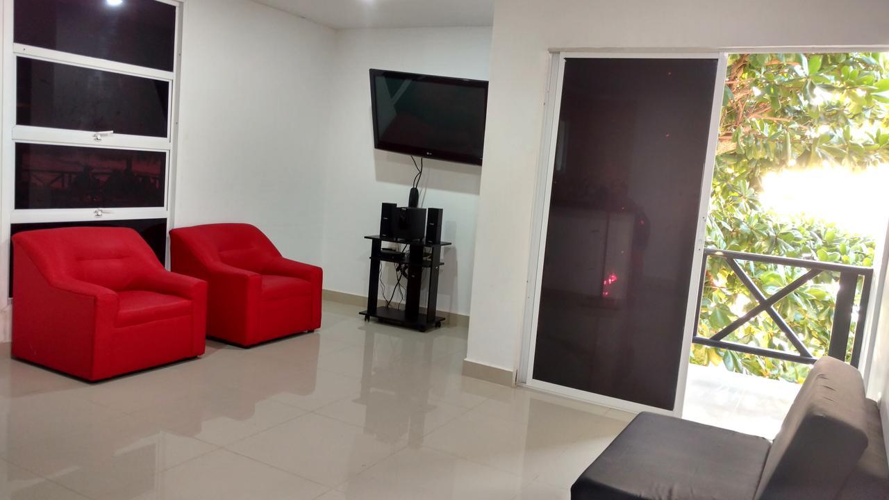 Hotel El Emigrante ปูแอร์โตโคลอมเบีย ภายนอก รูปภาพ